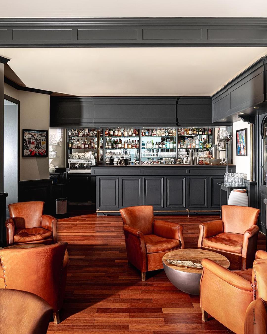 Hr Hotel-restaurant & Marin La Flotte